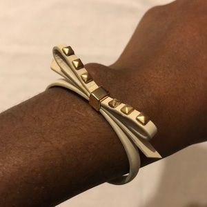 BANANA REPUBLIC Leather bow bracelet